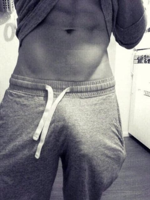 hmmm.jpg - DAMIAN2375