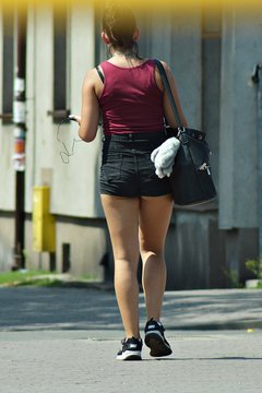 Przypominając WIOSNE , albo czekając na WIOSNE pupa szorty