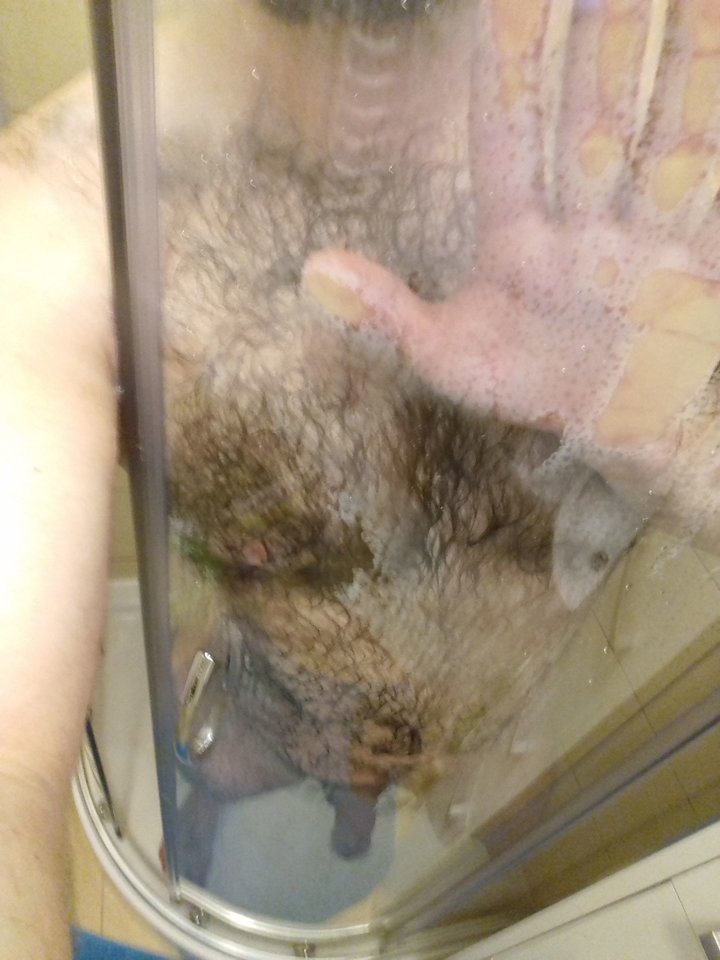 zapraszam pod prysznic! - wlochaty85dojrzalej