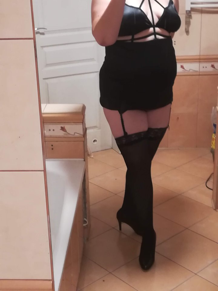 Pończochy w łazience - Celeste