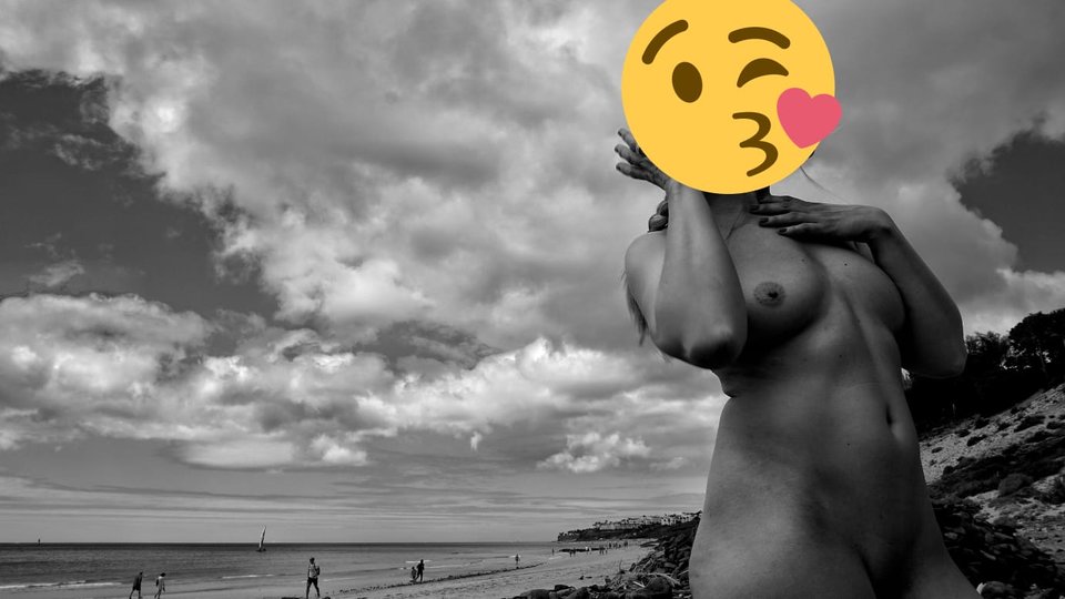 Nudations progressing in black and white - masuka