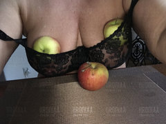 Jabłka noszę w biustonoszu ;)