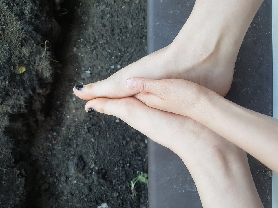 20190607_195618.jpg - FeetFootTeen