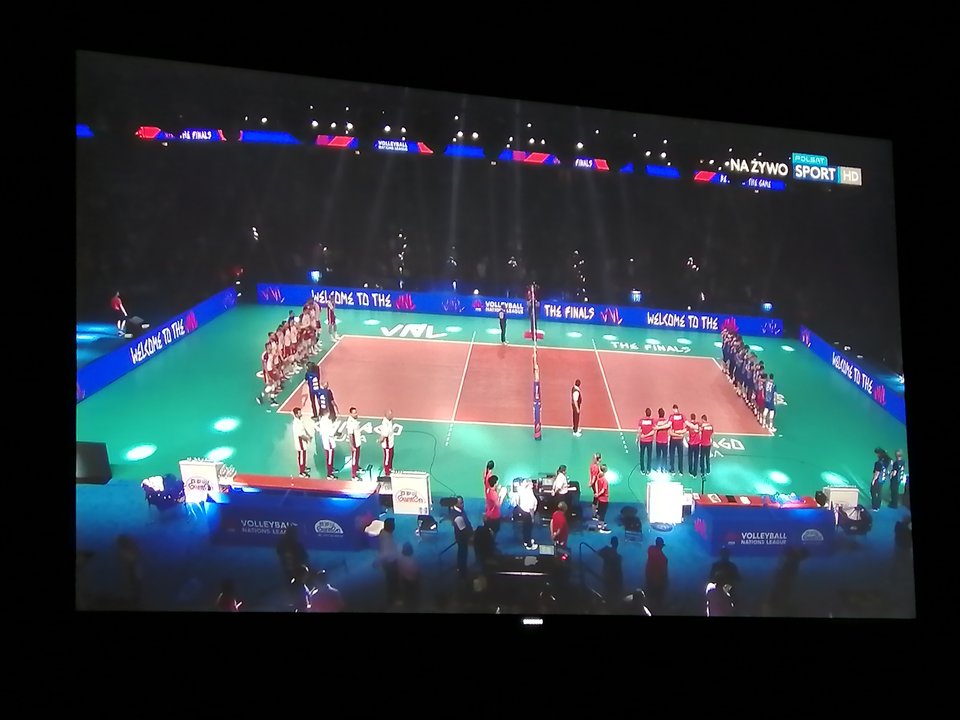 Kto ogląda mecz naszych siatkarzy? 😁 - Faajna_parka