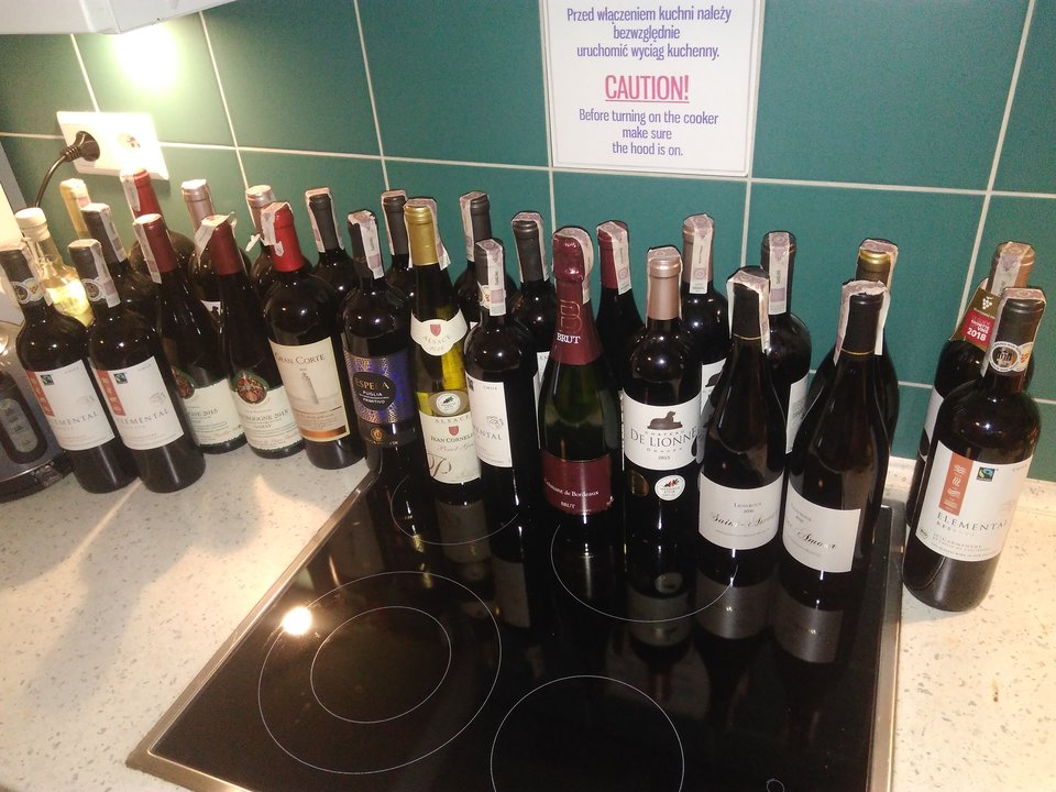 Wino jest tylko gosci brakuje 😋 - garbi83