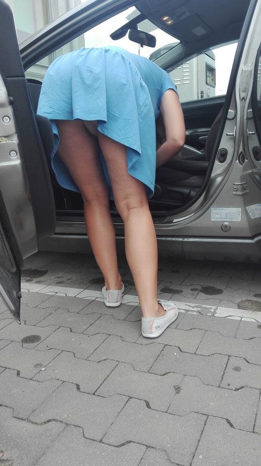Upskirt sexy pupa na myjni od Fana, masz coś ciekawego podeslij - cykacz87