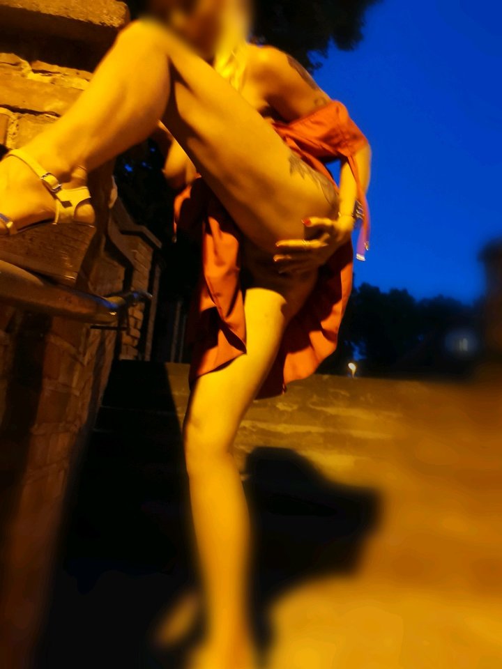 BlurImage_23-8-2019-6-18-58.jpg - PervertedBees