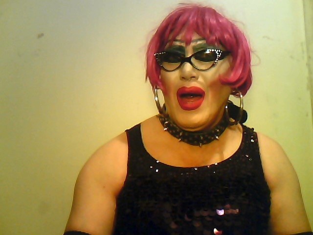 Jestem chętna na głębokie gardło i filmowanie mnie😍 - szmineczkatrans