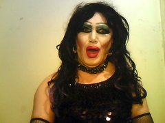 Chcę się pokazać wszystkim z kutasem w moich ustach