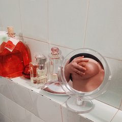 Lustereczko, powiedz przecie...