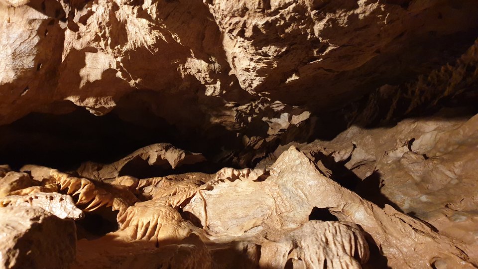 Lubię też penetrować szczeliny - UnleashedGucio