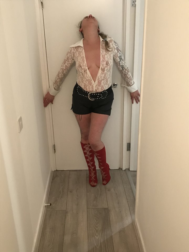 12805DC8-27D9-4055-98AD-6B1265AAD99B.jpeg - PARA_40_FEMDOM