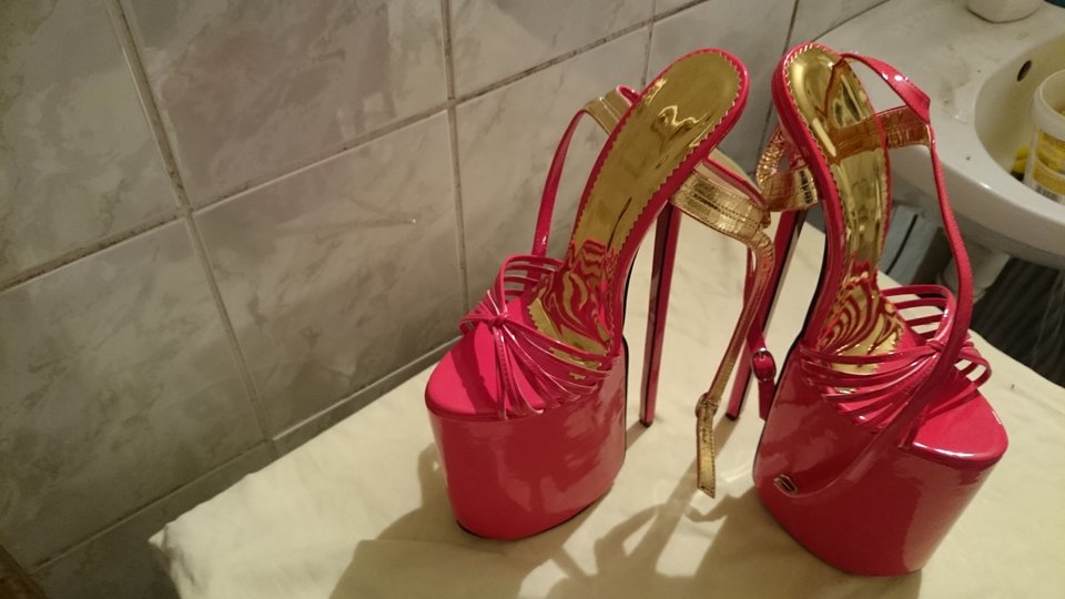 DSC_0012.JPG - heelskasia