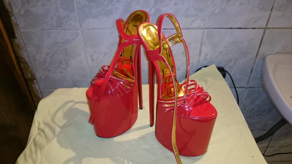 DSC_0005.JPG - heelskasia