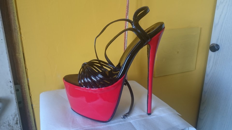 DSC_0001.JPG - heelskasia