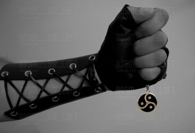 Triskelion.jpg - BDSM__Sir_Loft