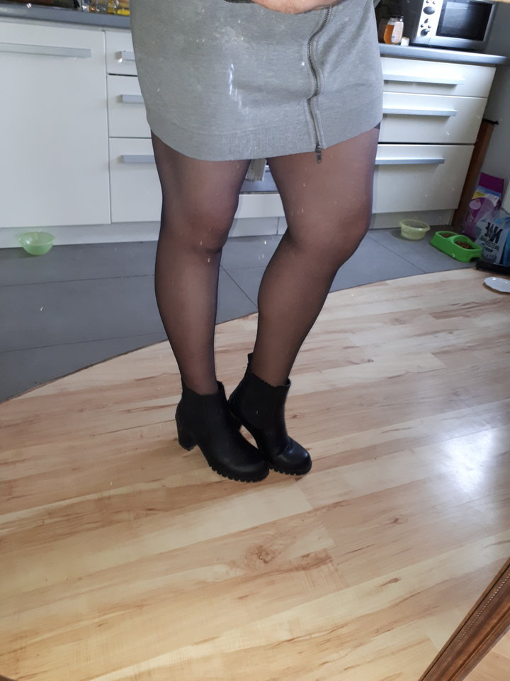 Cieniutkie Rajstopki 8 Den dla was ;p w bucikach - BlackSister96