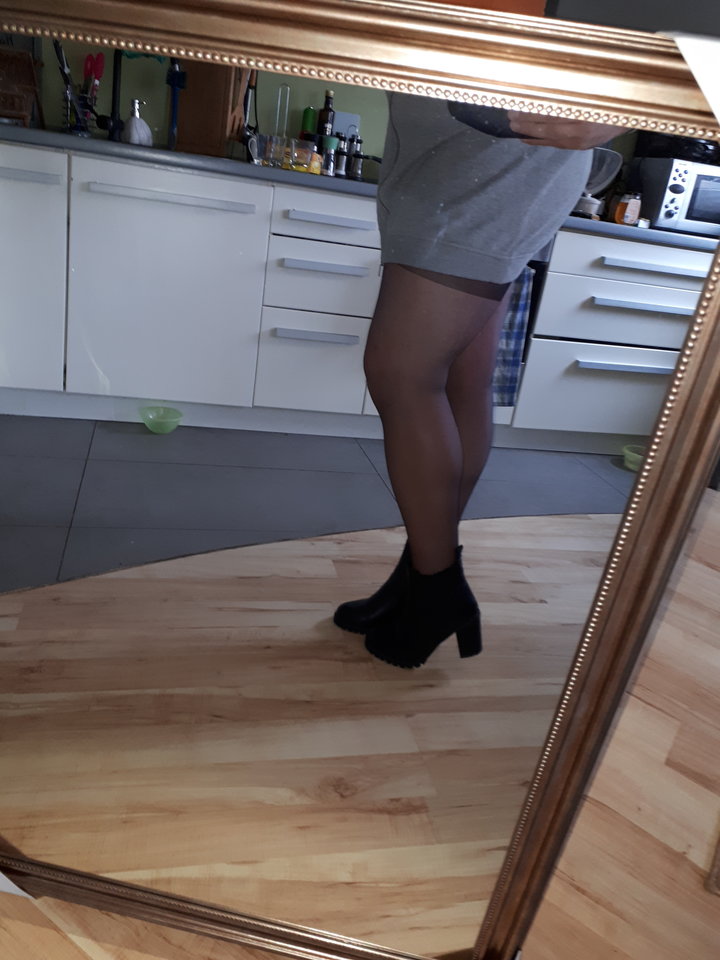 Cieniutkie Rajstopki 8 Den dla was ;p w bucikach - BlackSister96