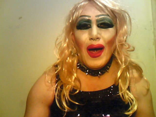 Głodna dużego i twardego-pięknego kutasa. - szmineczkatrans