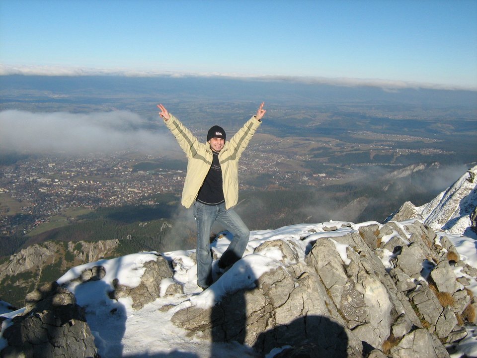 272355_206380436078836_3866513_o.jpg - AtriGray