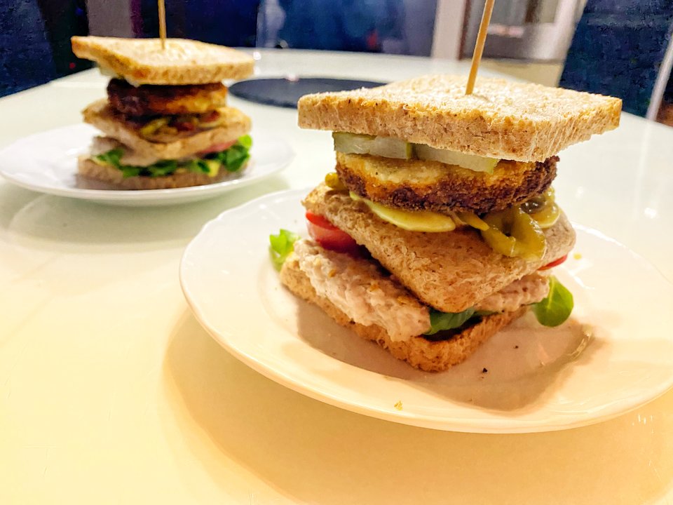 🪓🍅🥬🌶️🐔🪺🧀🫢 - serialowapara19782