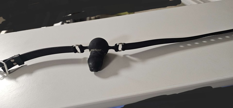 1000025310.jpg - RolasBDSM