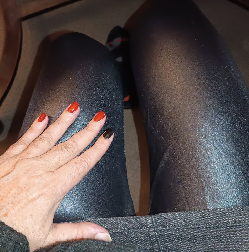 W legginsach i w mini.... 👄😎🔥 - Gregorja