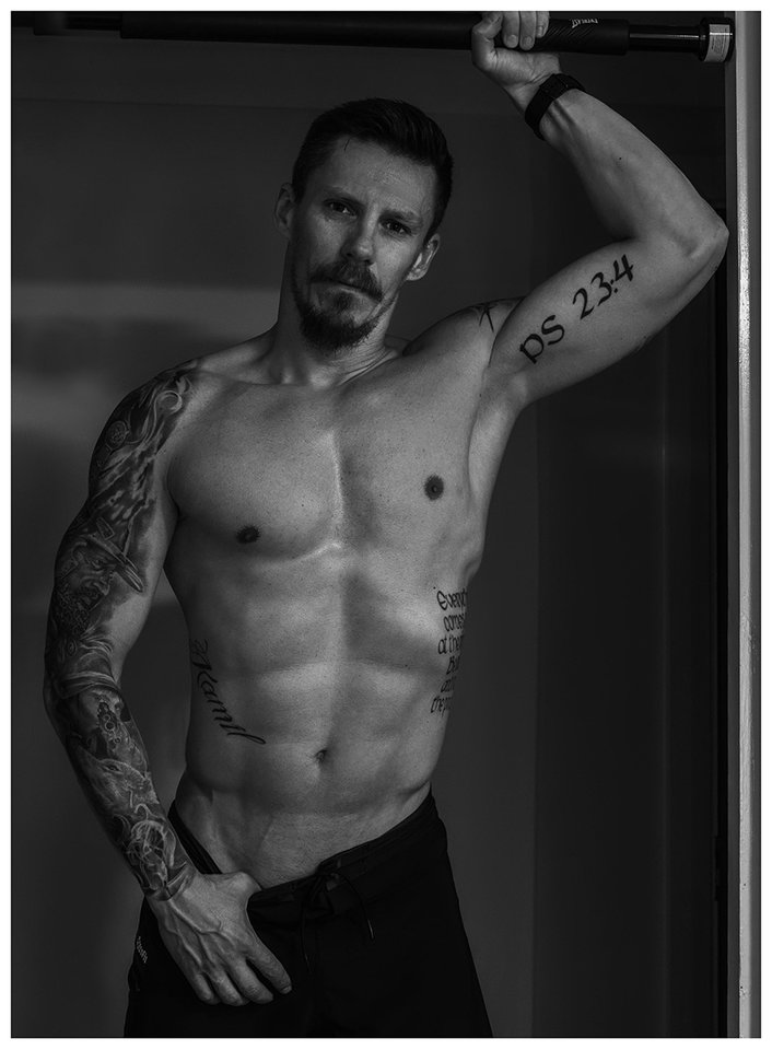 74sm.jpg - metalcfcouple