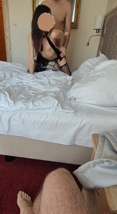 Wszystko na oczach męża :)