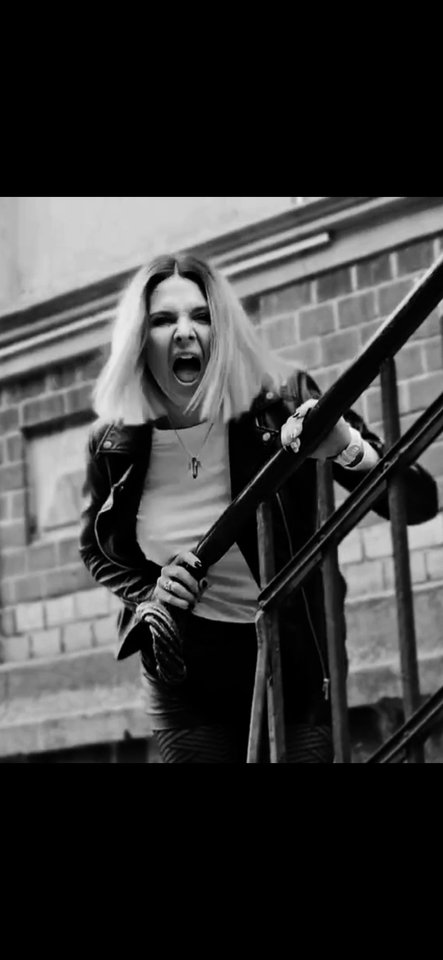 Screenshot_20240215_131330_Gallery.jpg - metalcfcouple