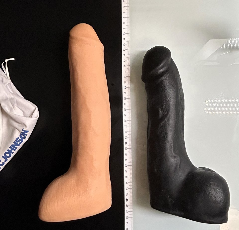 24-03-black_or_white.JPG - sissy_x