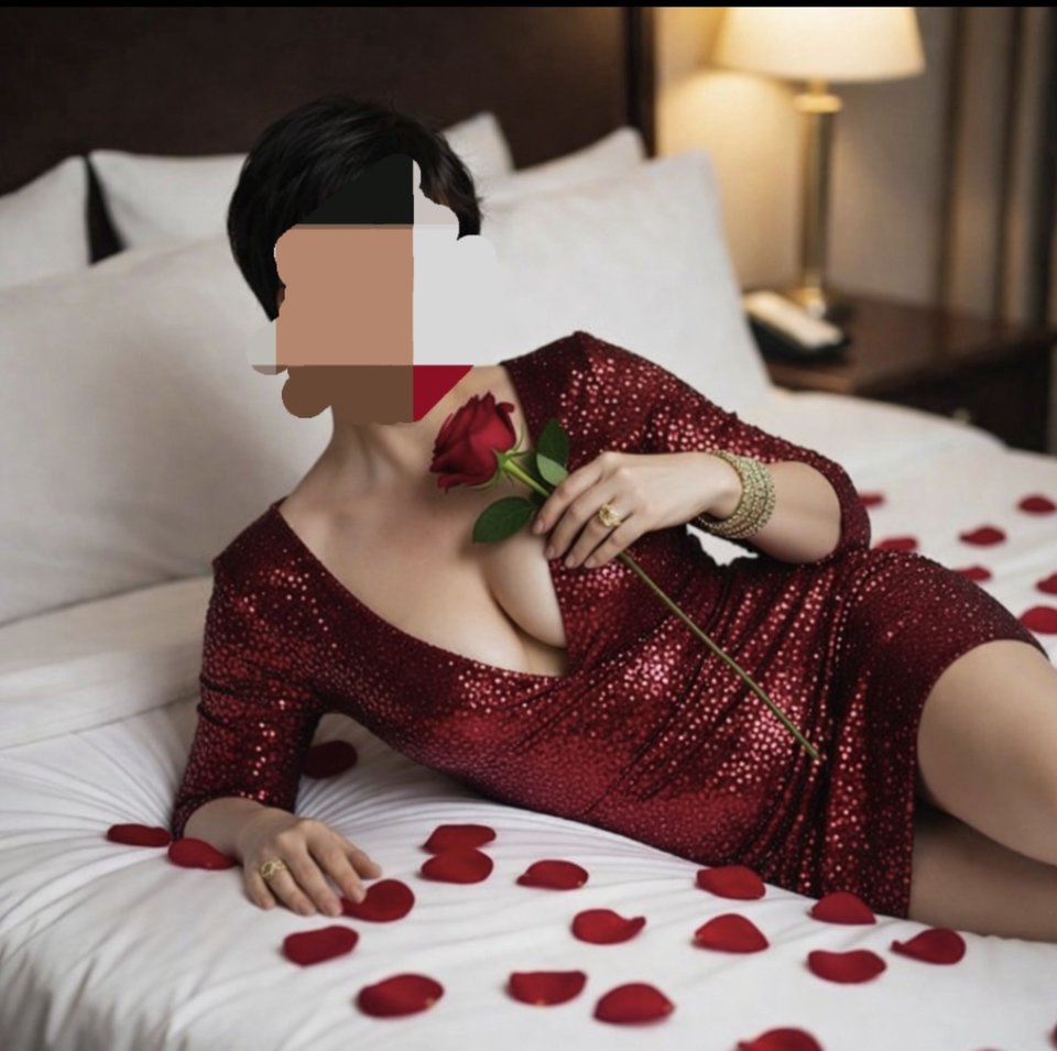 1000054208.jpg - LisaMacleine