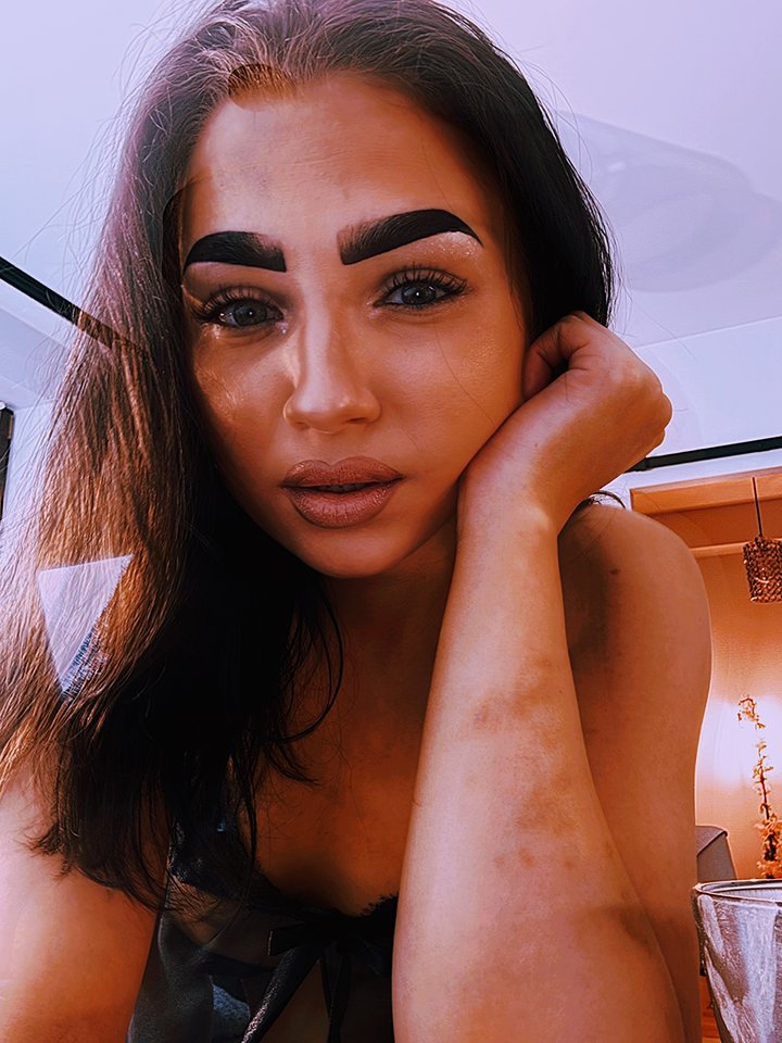 photo-output.jpeg - GOLDEN_QUEEN