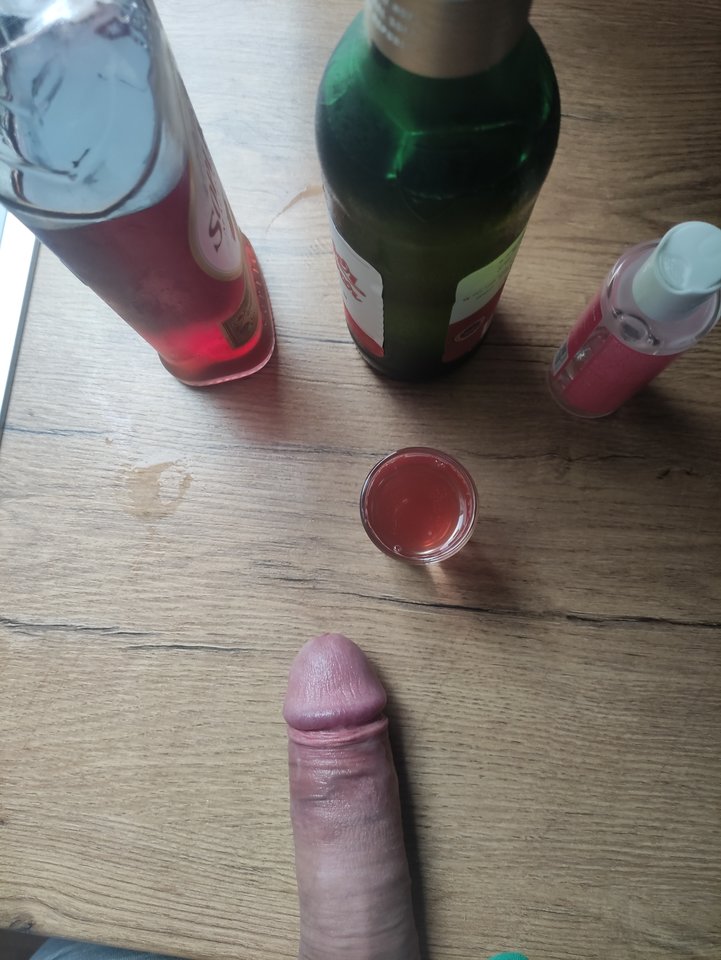 Któraś butelkę?? 🥃🥃🥃🍼🍼🍼 - ONpozamiata