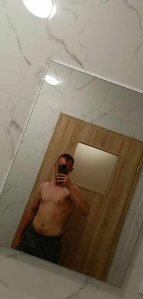 4876.jpg - adam8p