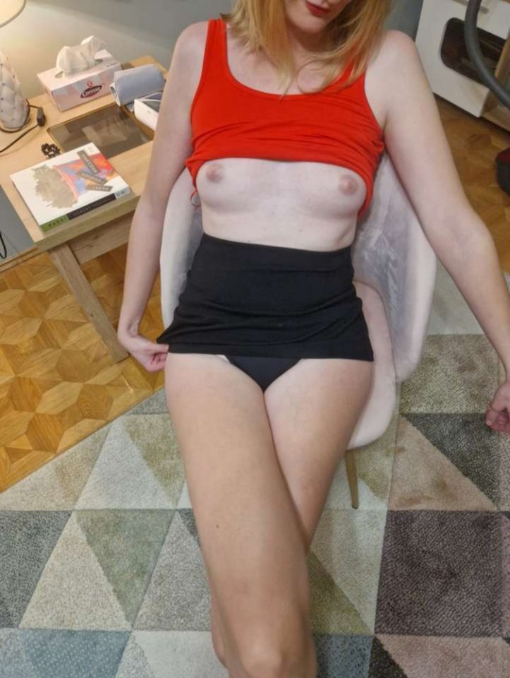 1000021657.jpg - Sexylexi69