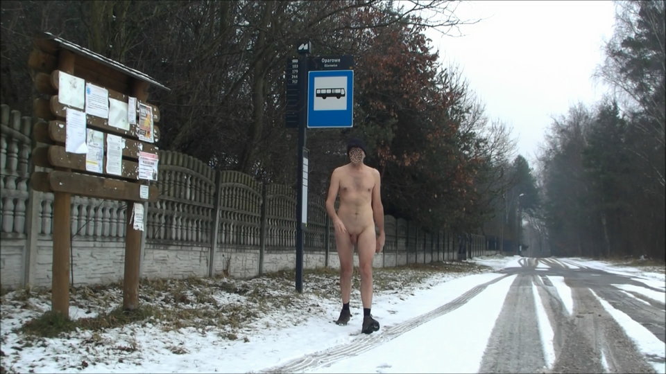 OŻAROWICE - przystanek 20250208.mp4_snapshot_00.15_[2026.02.08_ - Krzysztof_cfnm