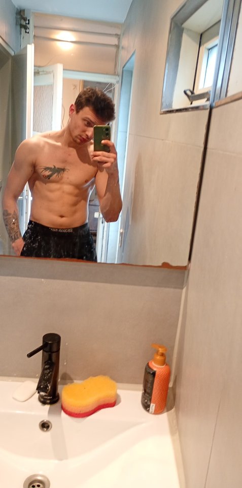 Holandia wita jakaś pani w okolicy chętnie poznam  - Platedemon