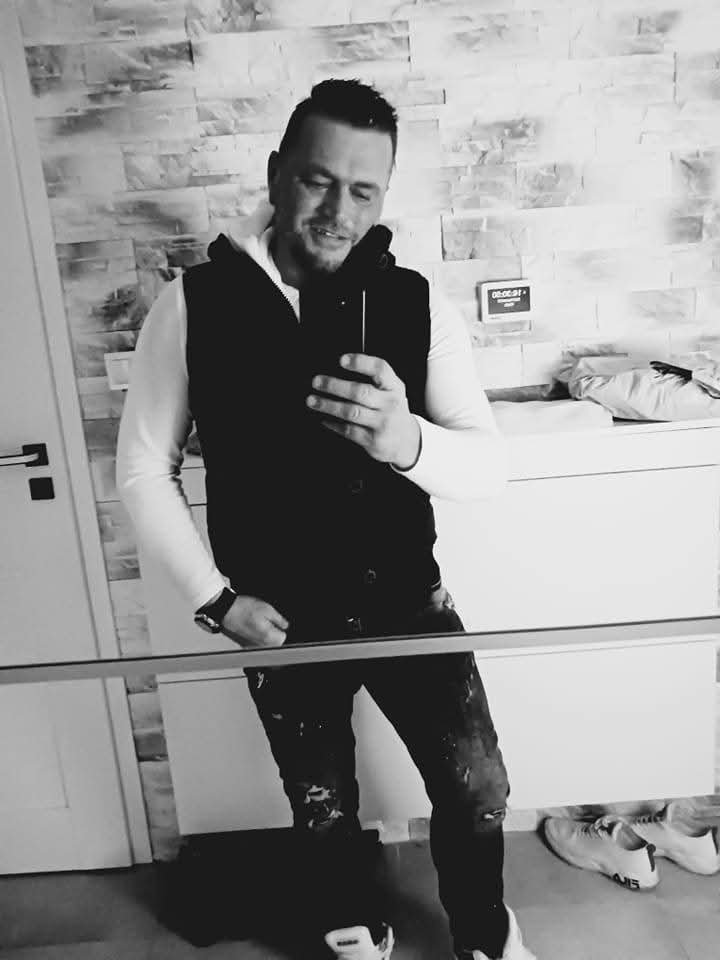 52930.jpg - Frank_333