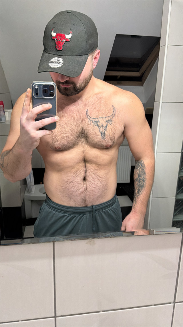 Mlodydick2324