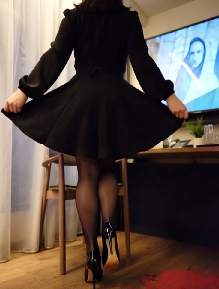 1000006511.jpg - HighHeelsPanty