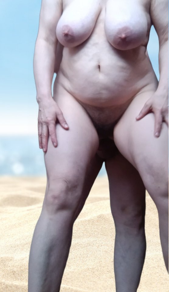 photostudio_1771350115911.jpg - Napaleni75