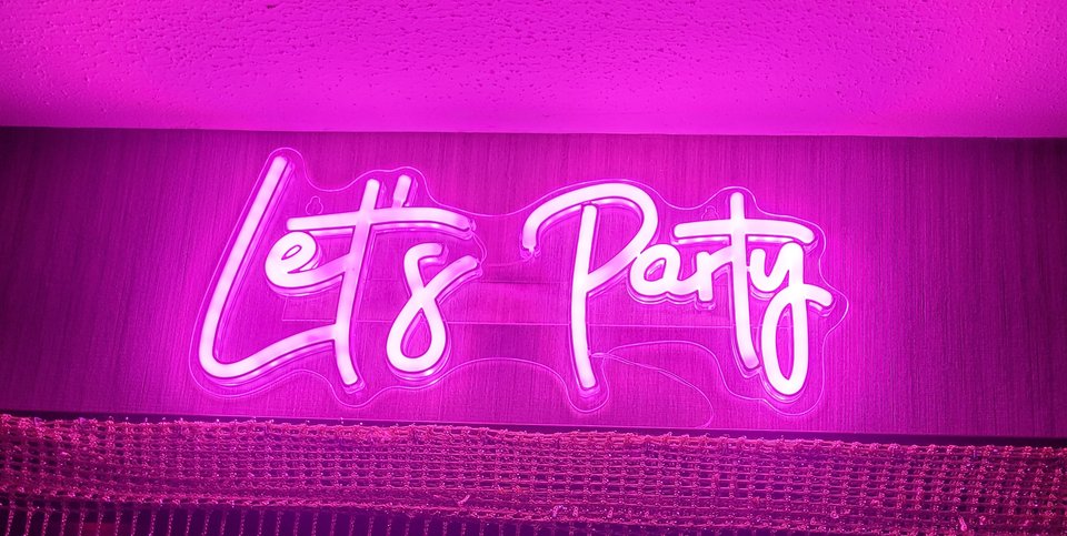 Let's Party - maxishona