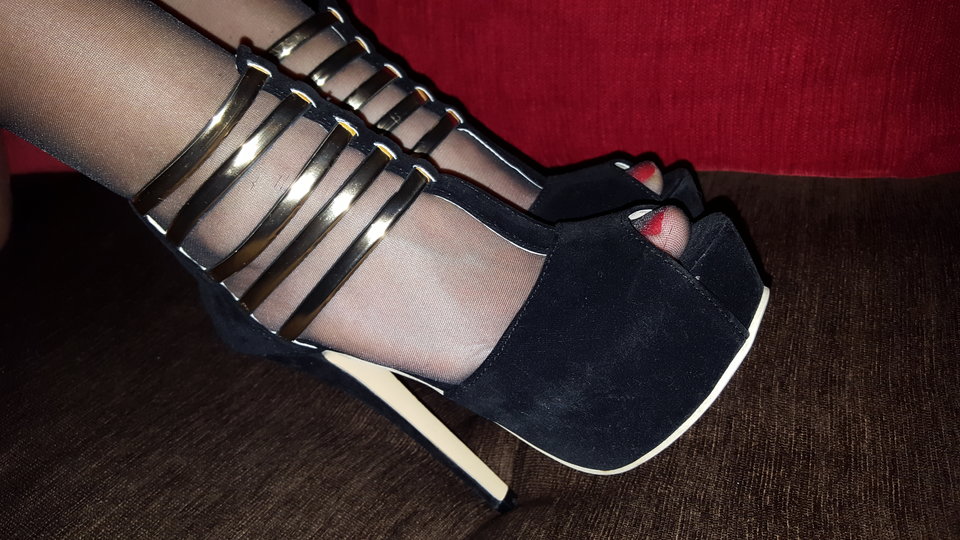 20160510_225141.jpg - Foot_couple