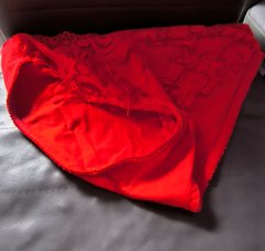 Ktoś chętny na moją bieliznę ?