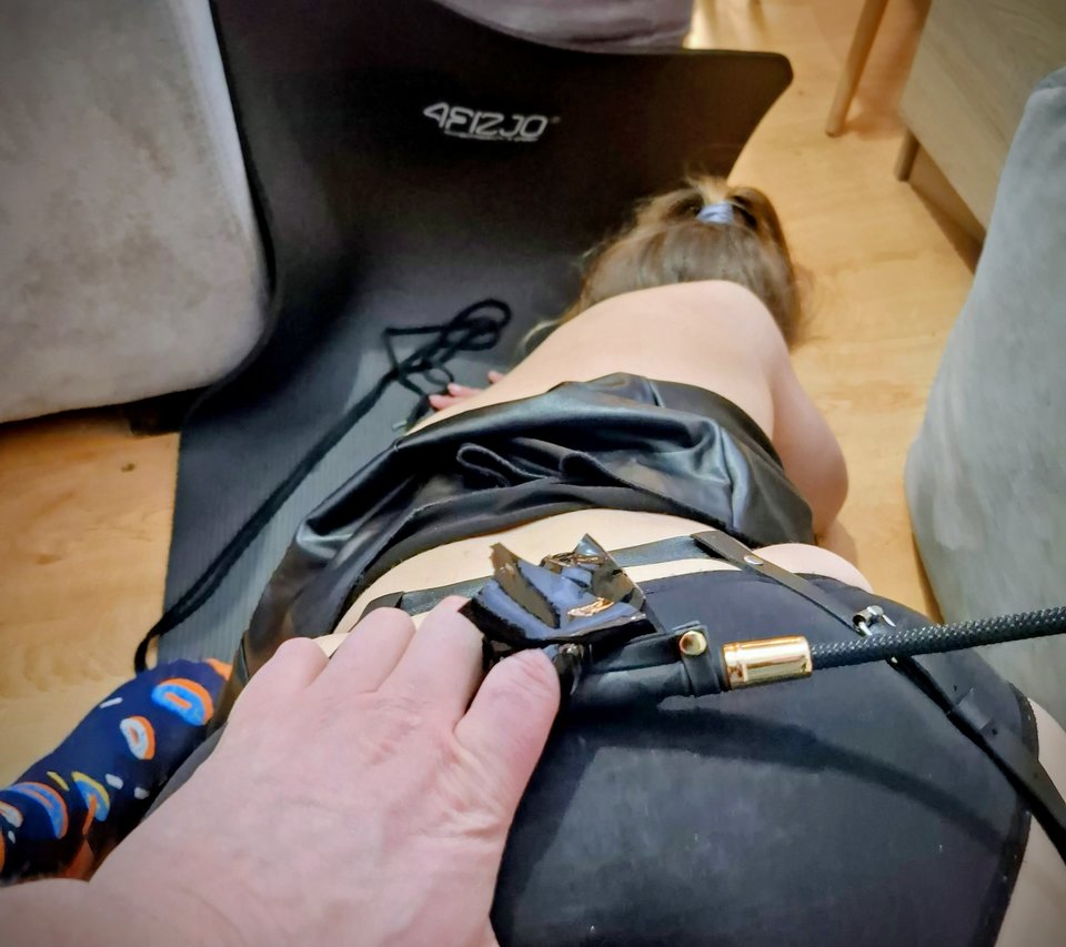 Stolik 🐇🍌😈🍆🧎‍♀️ - HeAndSheFuckYouHard