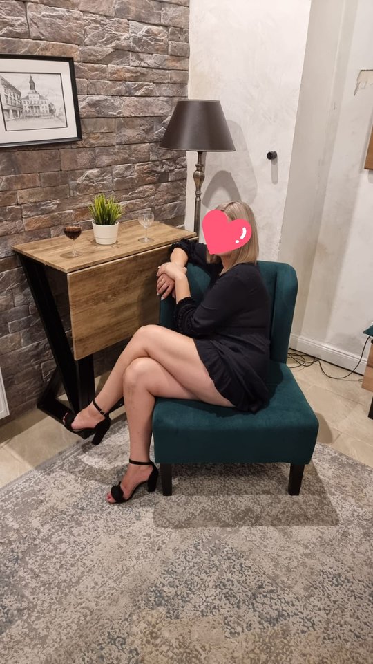 IMG-20251129 - HotWife232