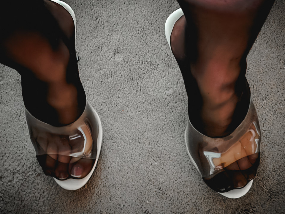 Sexowne stópki mojej Sekretarki - VerDavVanatycySexu