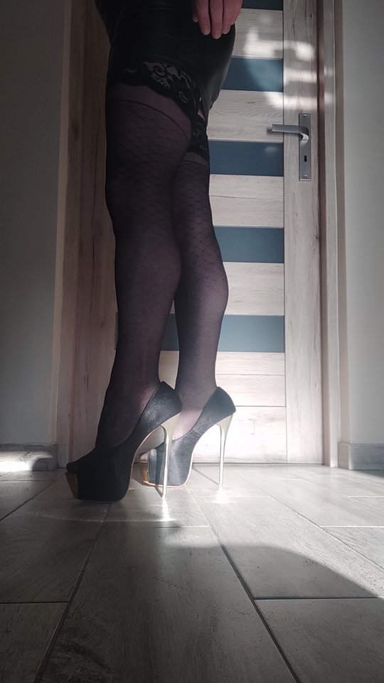 IMG_20260302_153613.jpg - Ilovehighheels1985