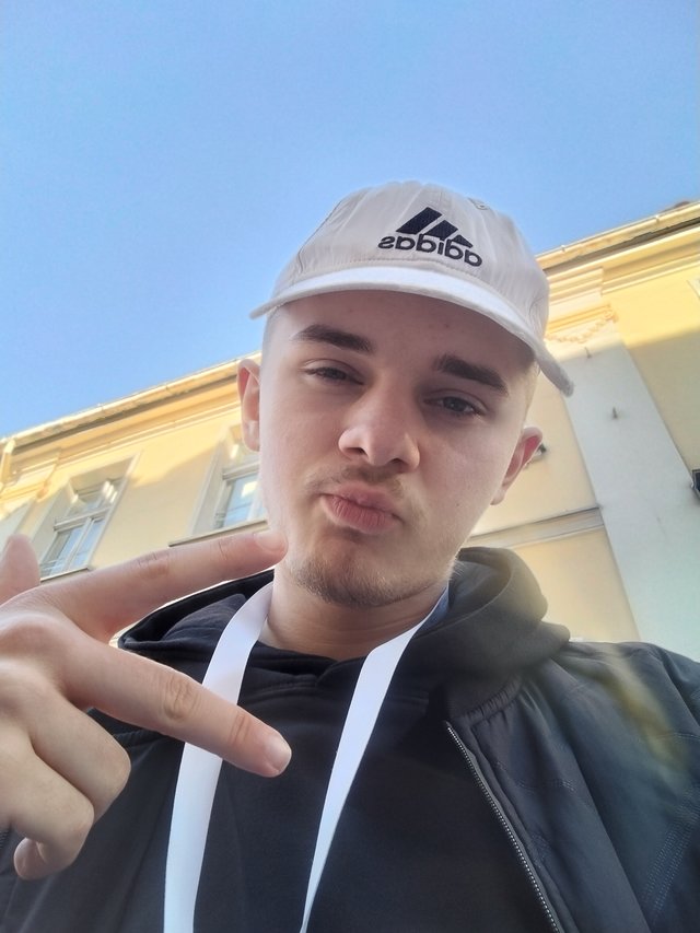 IHotTeenager